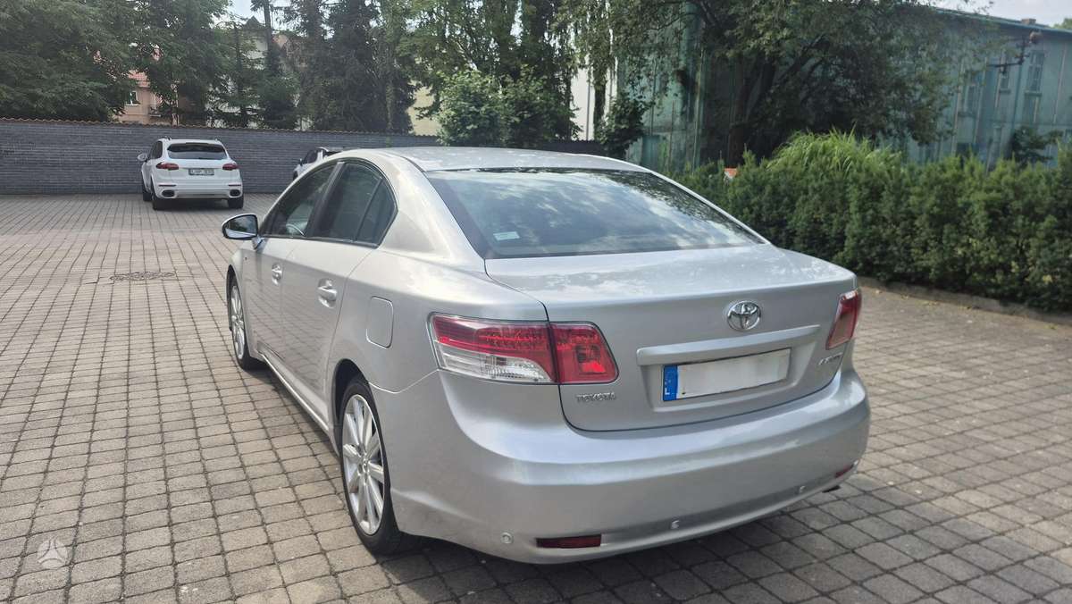 Toyota Avensis - 7