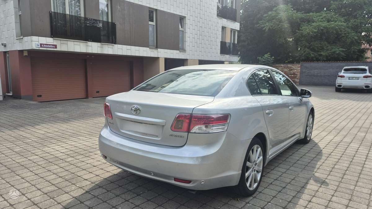 Toyota Avensis - 4