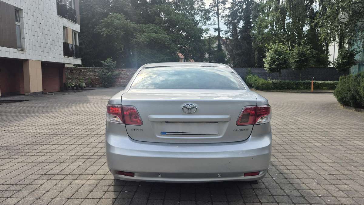 Toyota Avensis - 9