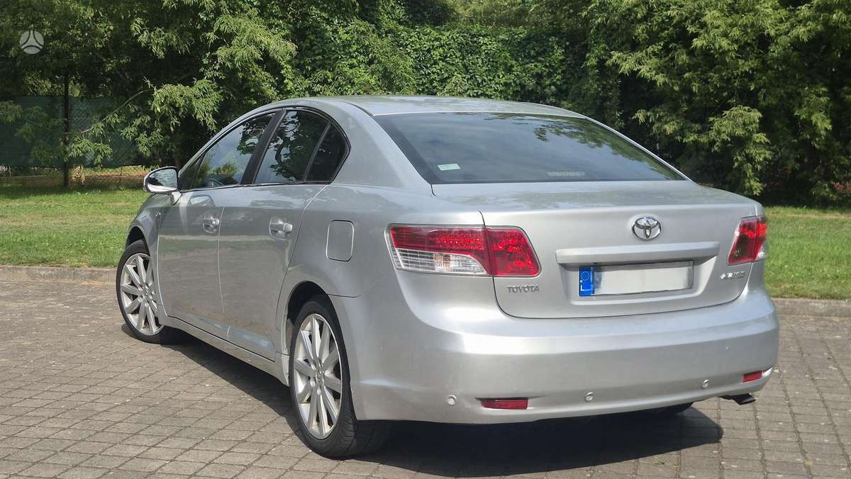 Toyota Avensis - 2