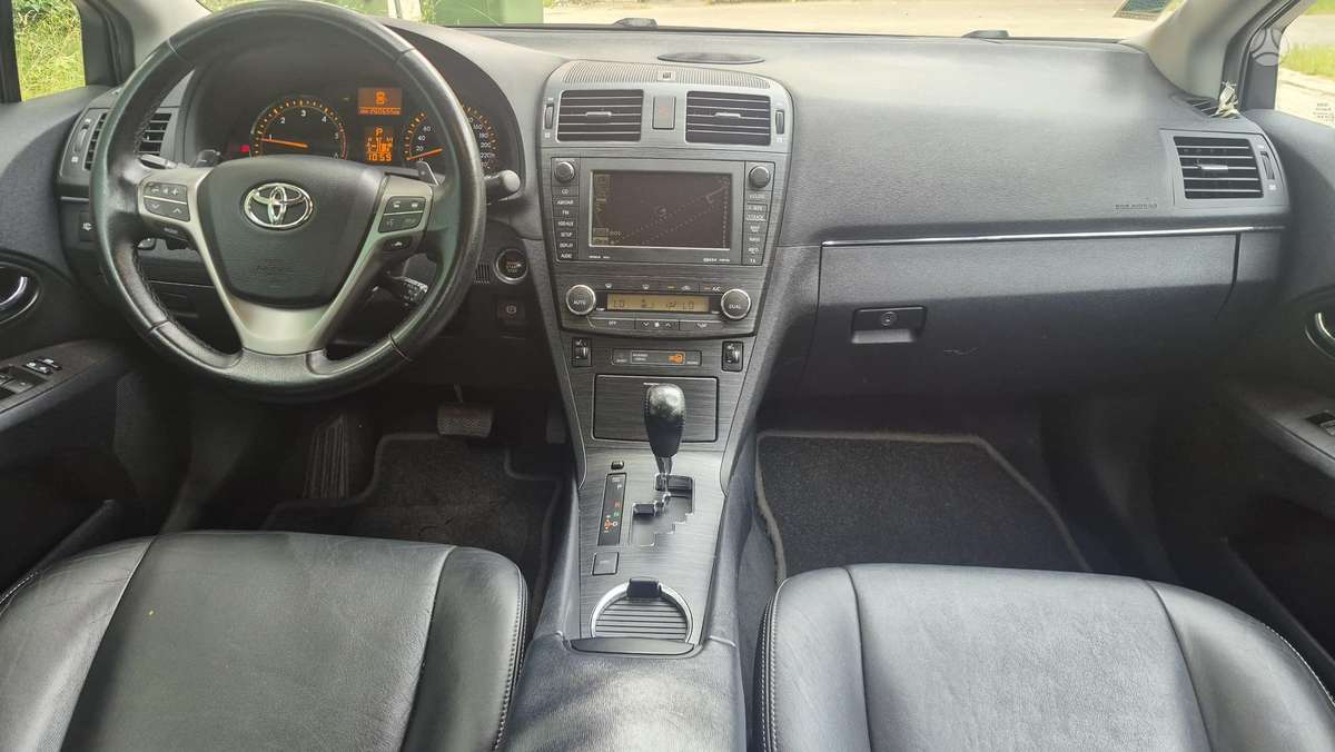 Toyota Avensis - 12