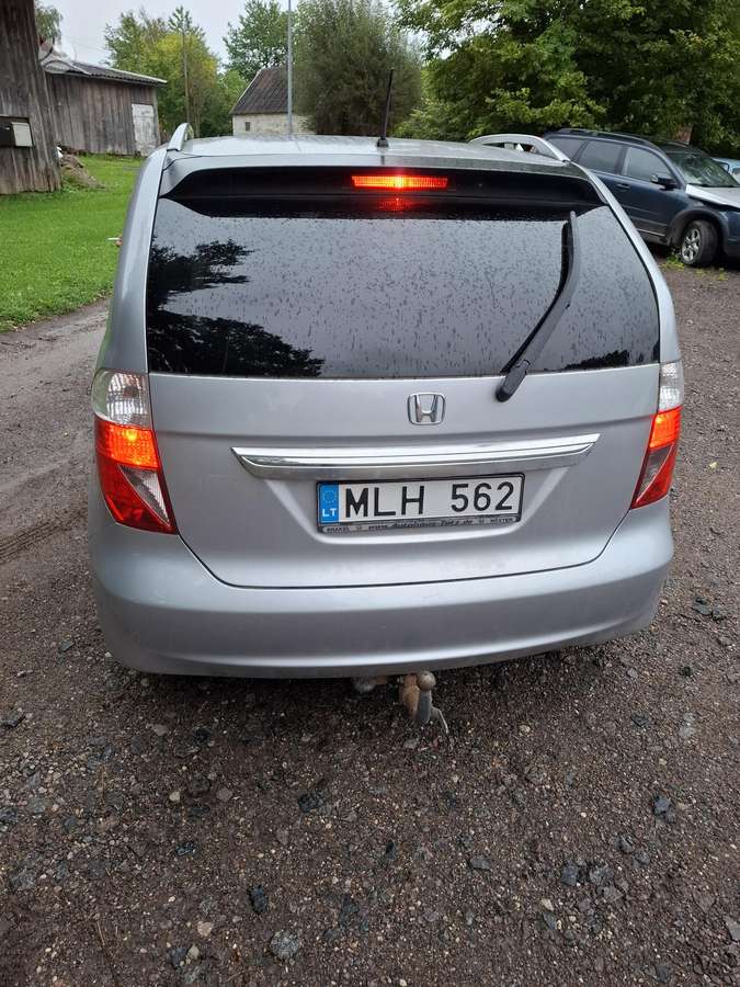 Honda FR-V