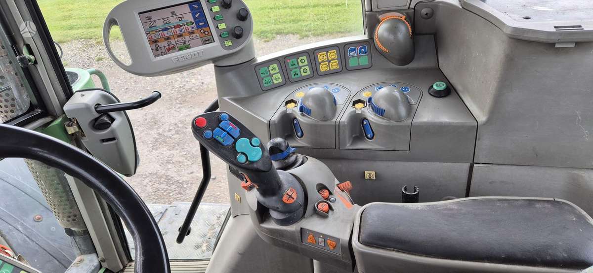 Fendt 820 Vario TMS, tractors