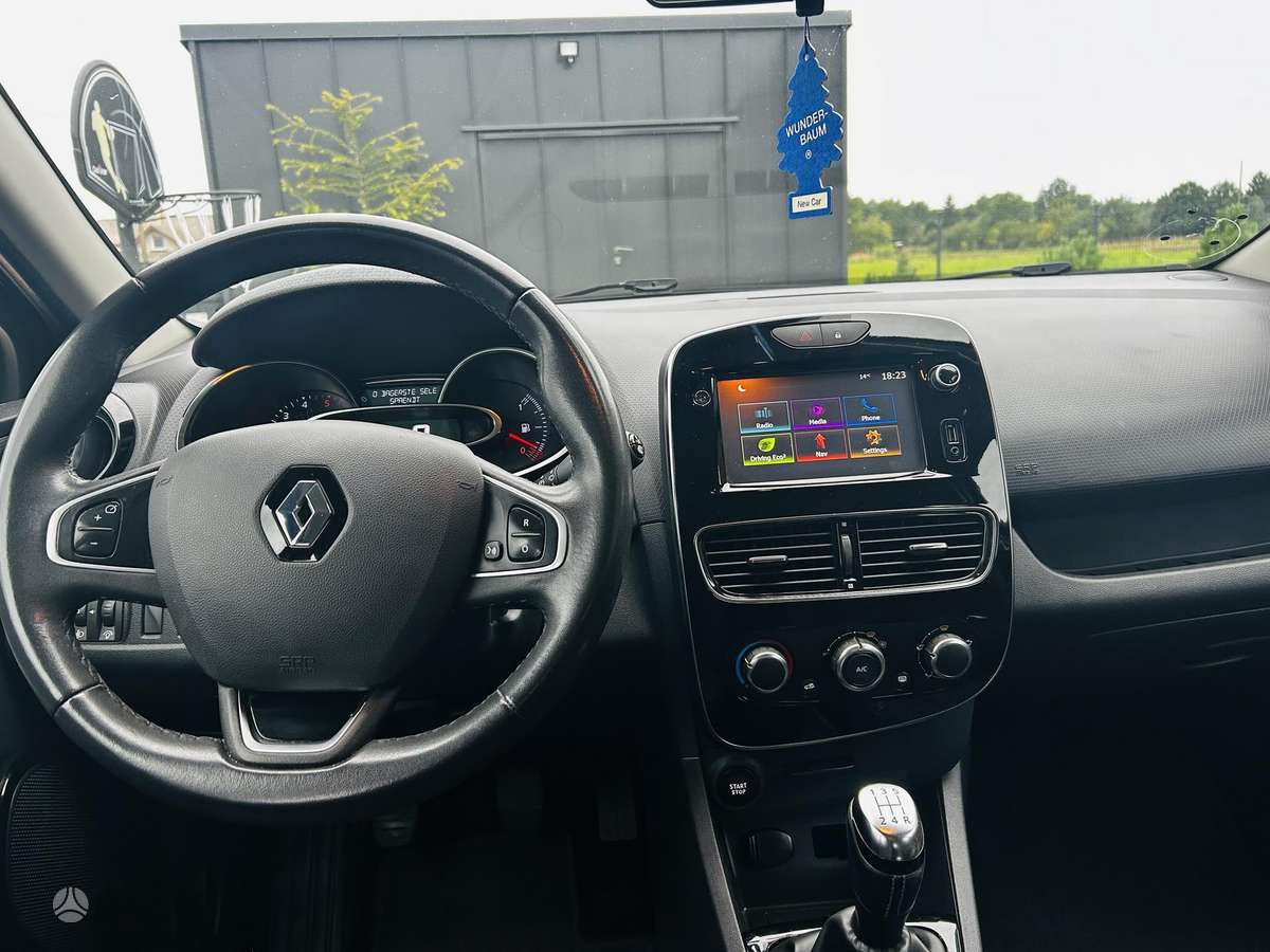 Renault Clio - 9
