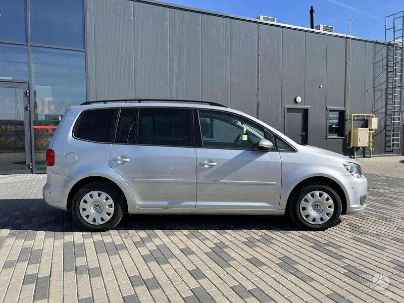 Volkswagen Touran - 4
