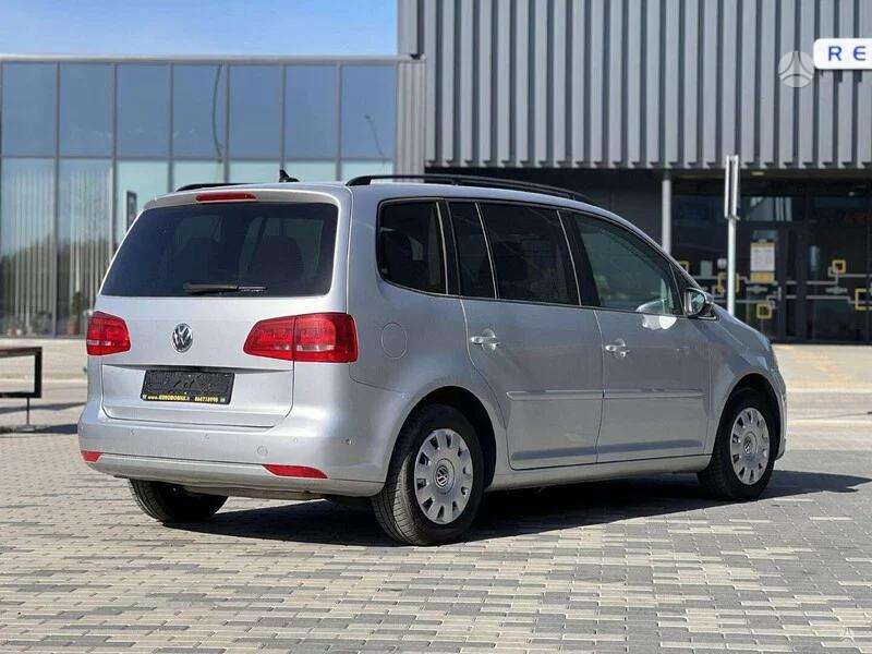 Volkswagen Touran - 8