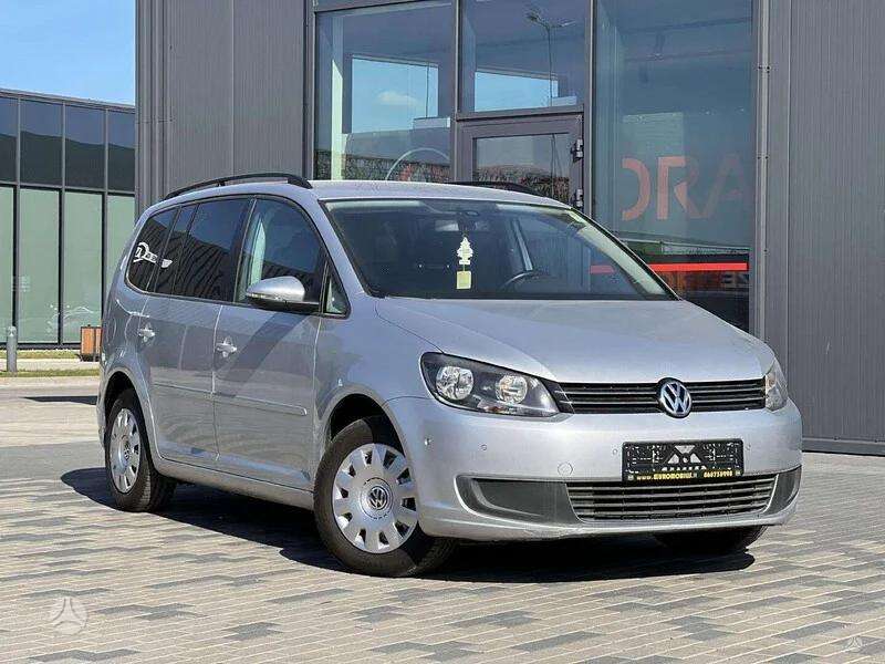 Volkswagen Touran - 10