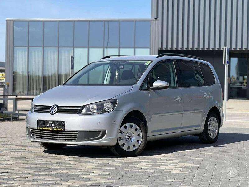 Volkswagen Touran - 11