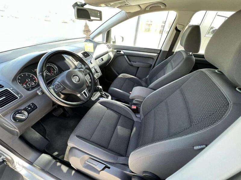 Volkswagen Touran - 12