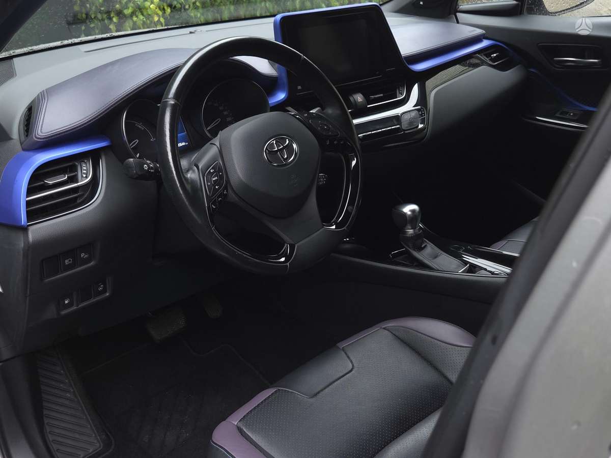 Toyota C-HR - 7