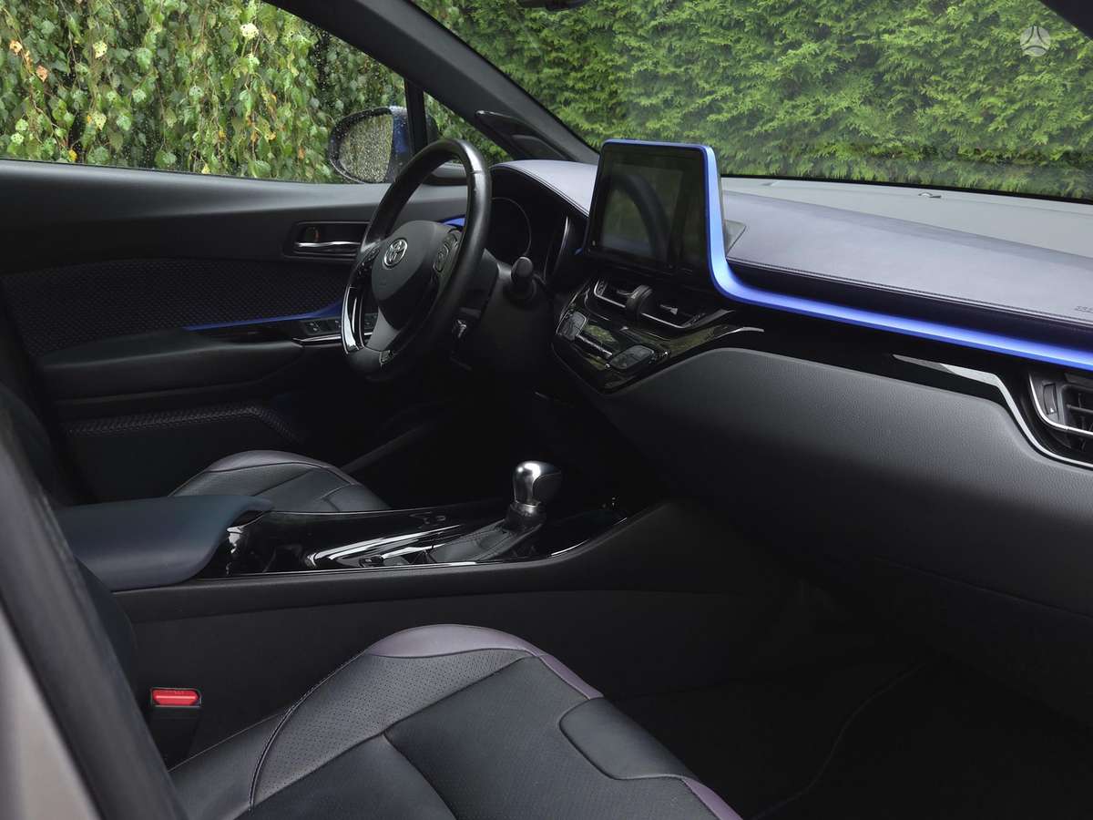 Toyota C-HR - 9