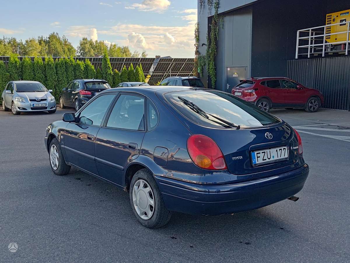 Toyota Corolla, 2.0 l., Хэтчбек
