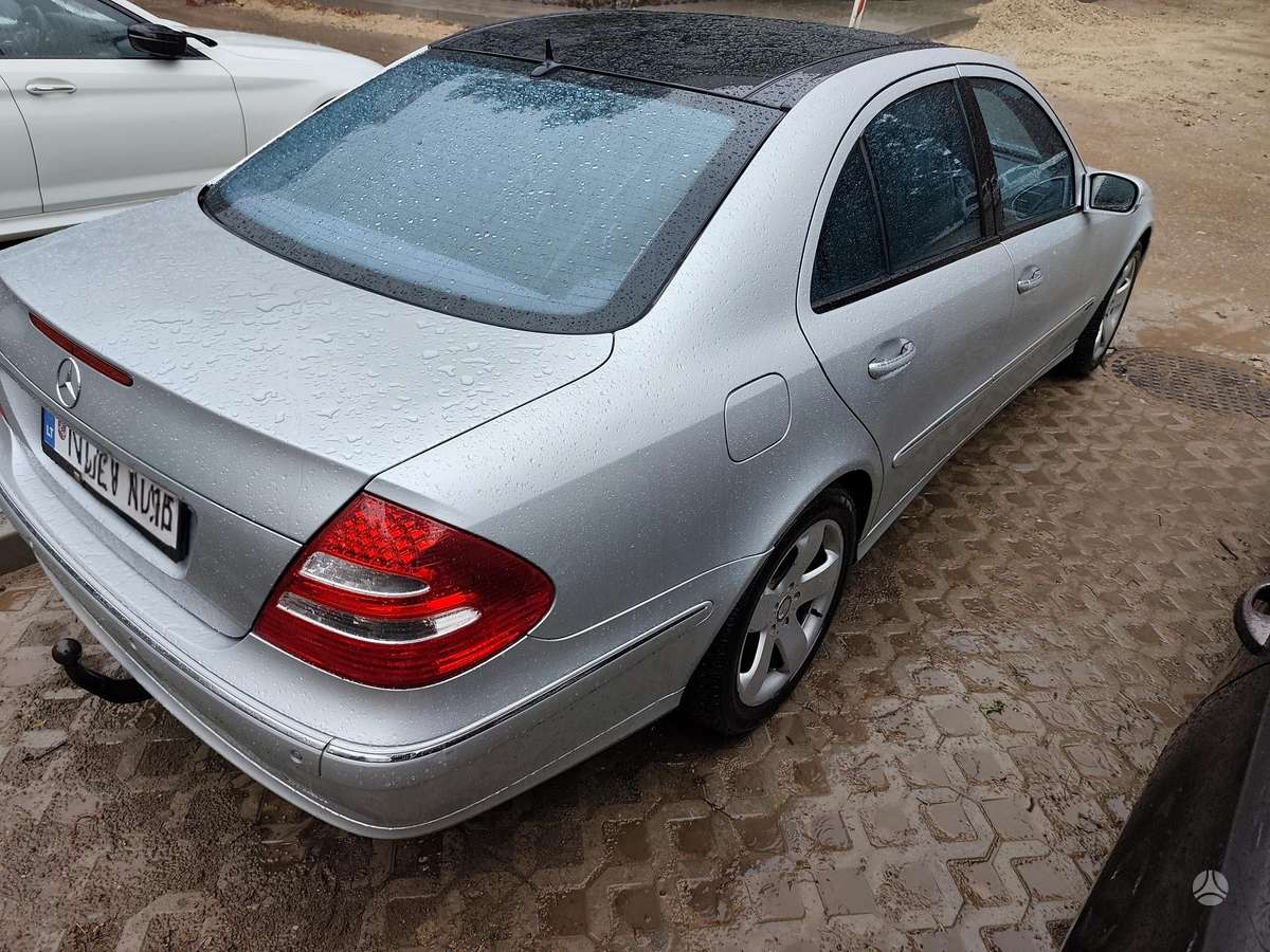Mercedes-Benz E320, 3.2 l., Седан