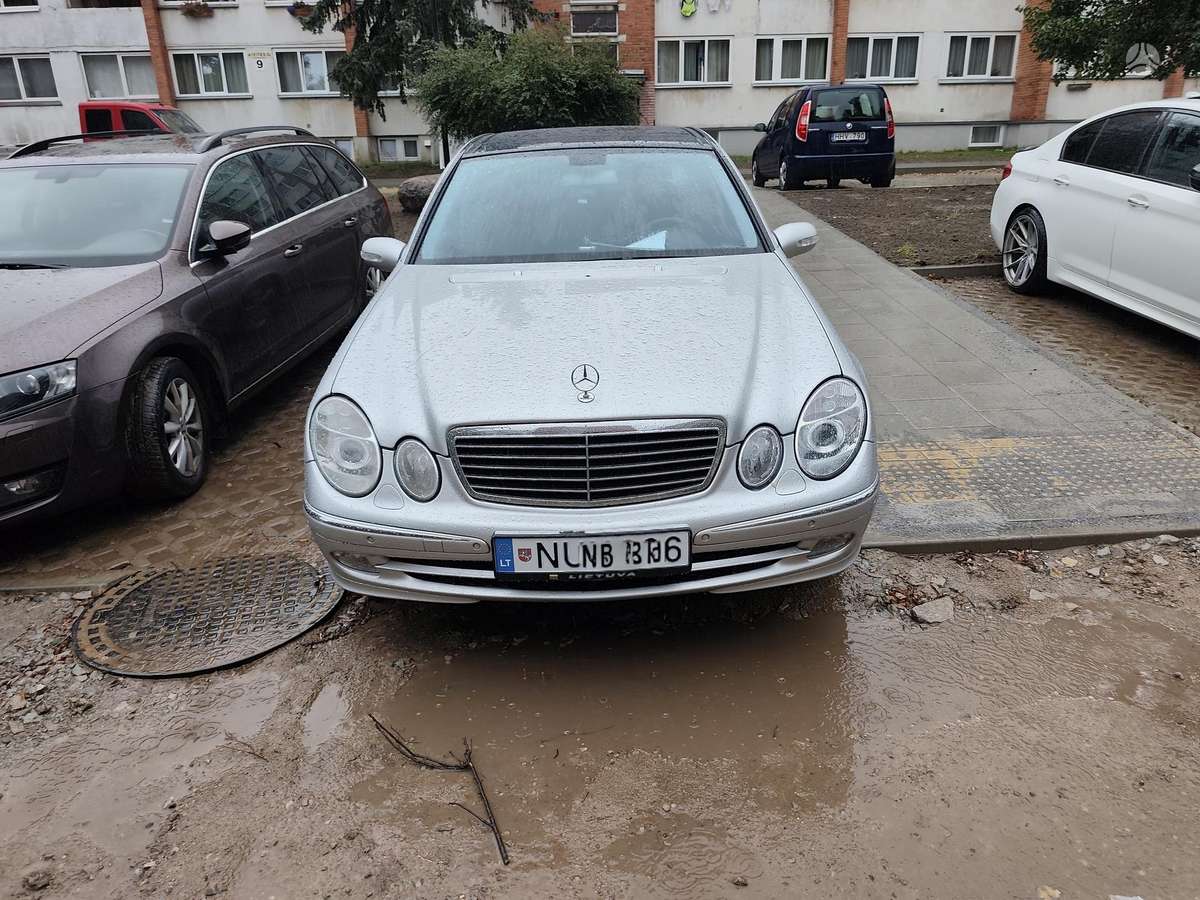 Mercedes-Benz E320, 3.2 l., Седан