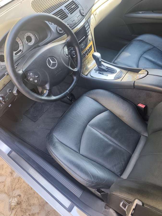 Mercedes-Benz E320, 3.2 l., Седан