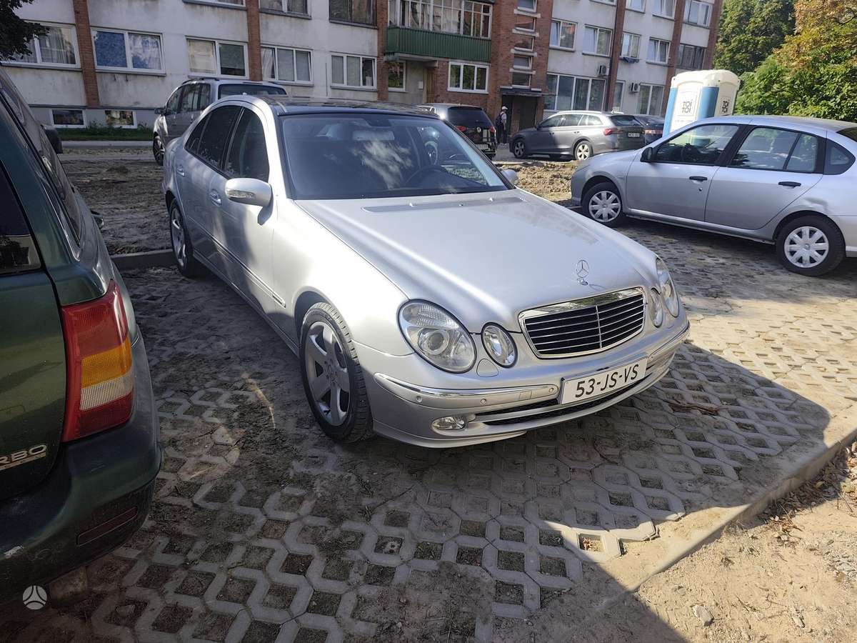 Mercedes-Benz E320, 3.2 l., Седан