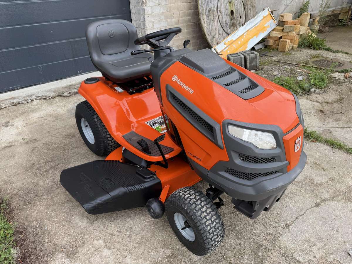 Husqvarna YTH22V46, garden tractors