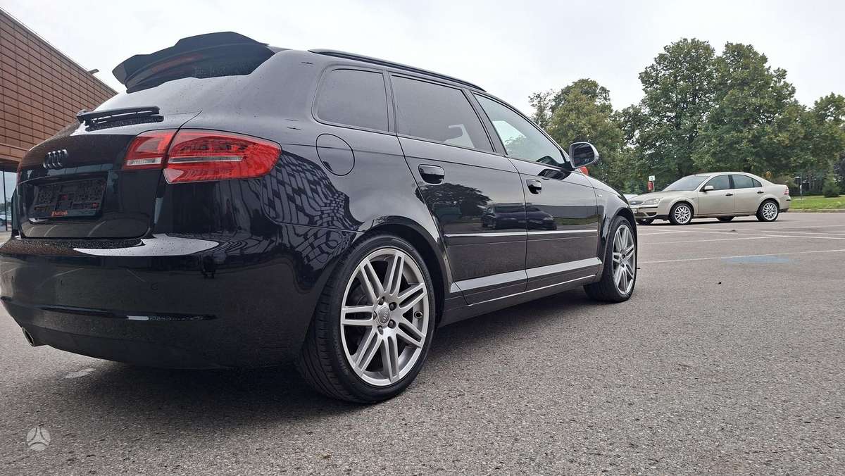 Audi A3, 1.8 l., Хэтчбек