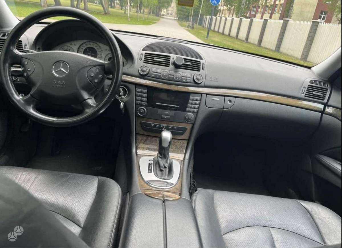 Mercedes-Benz E320, 3.2 l., Седан