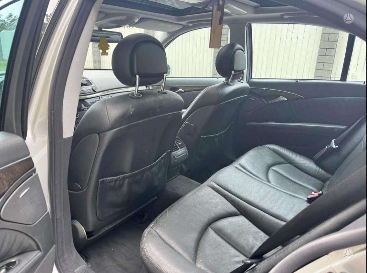 Mercedes-Benz E320, 3.2 l., Седан