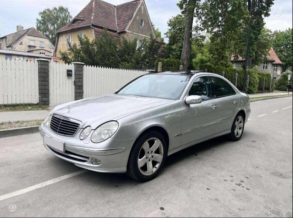 Mercedes-Benz E320, 3.2 l., Седан