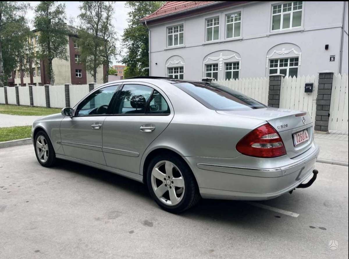 Mercedes-Benz E320, 3.2 l., Седан