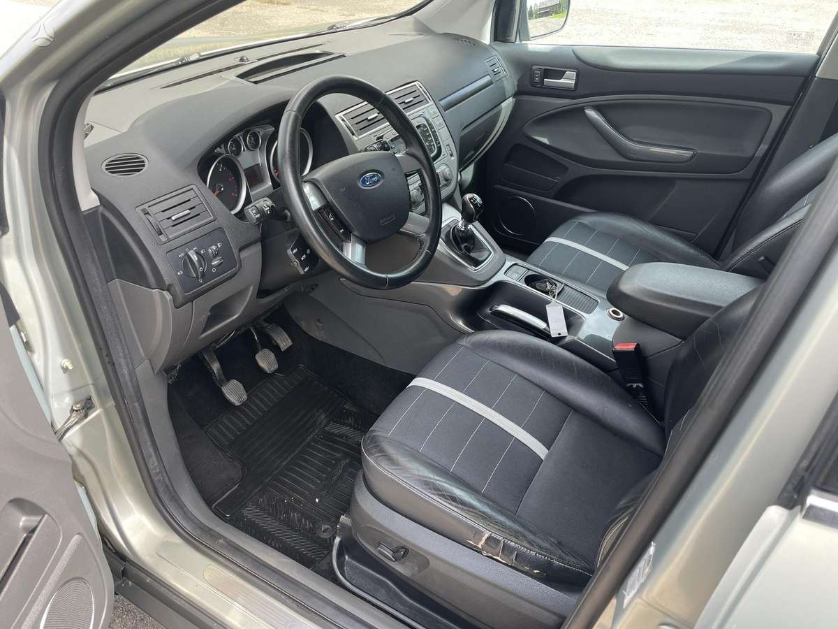 Ford Kuga - 9