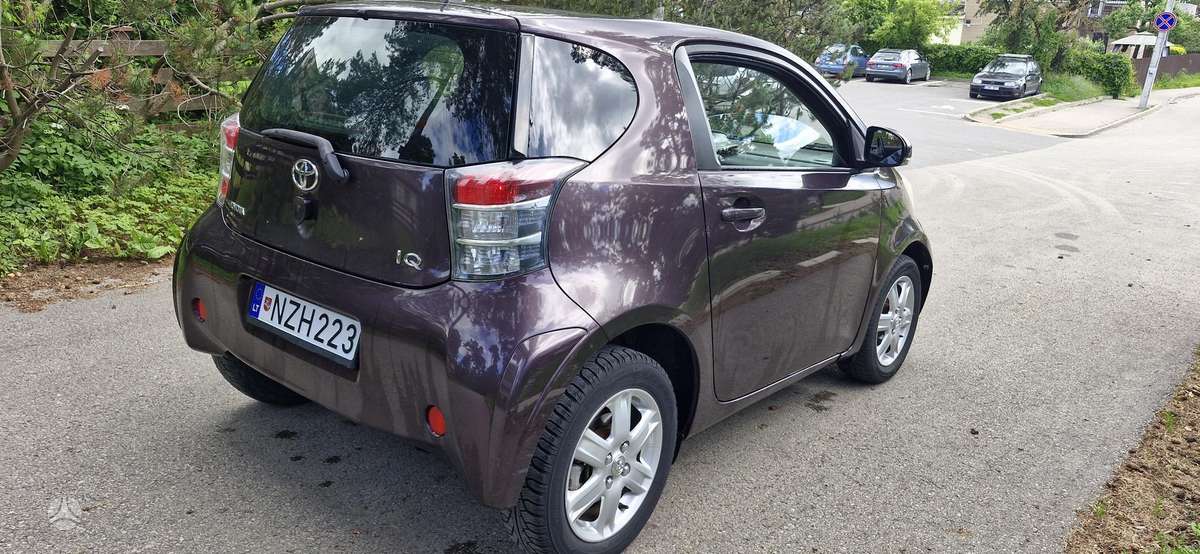 Toyota iQ, 1.0 l., Минивэн