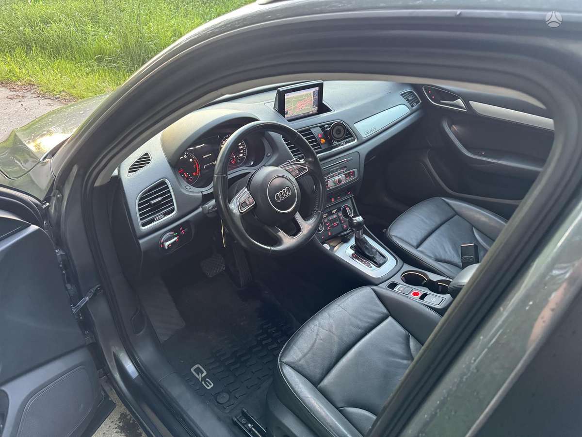 Audi Q3, 2.0 l., mpv / minivan
