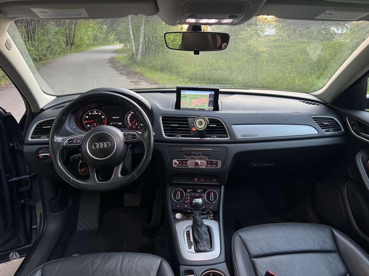 Audi Q3, 2.0 l., mpv / minivan
