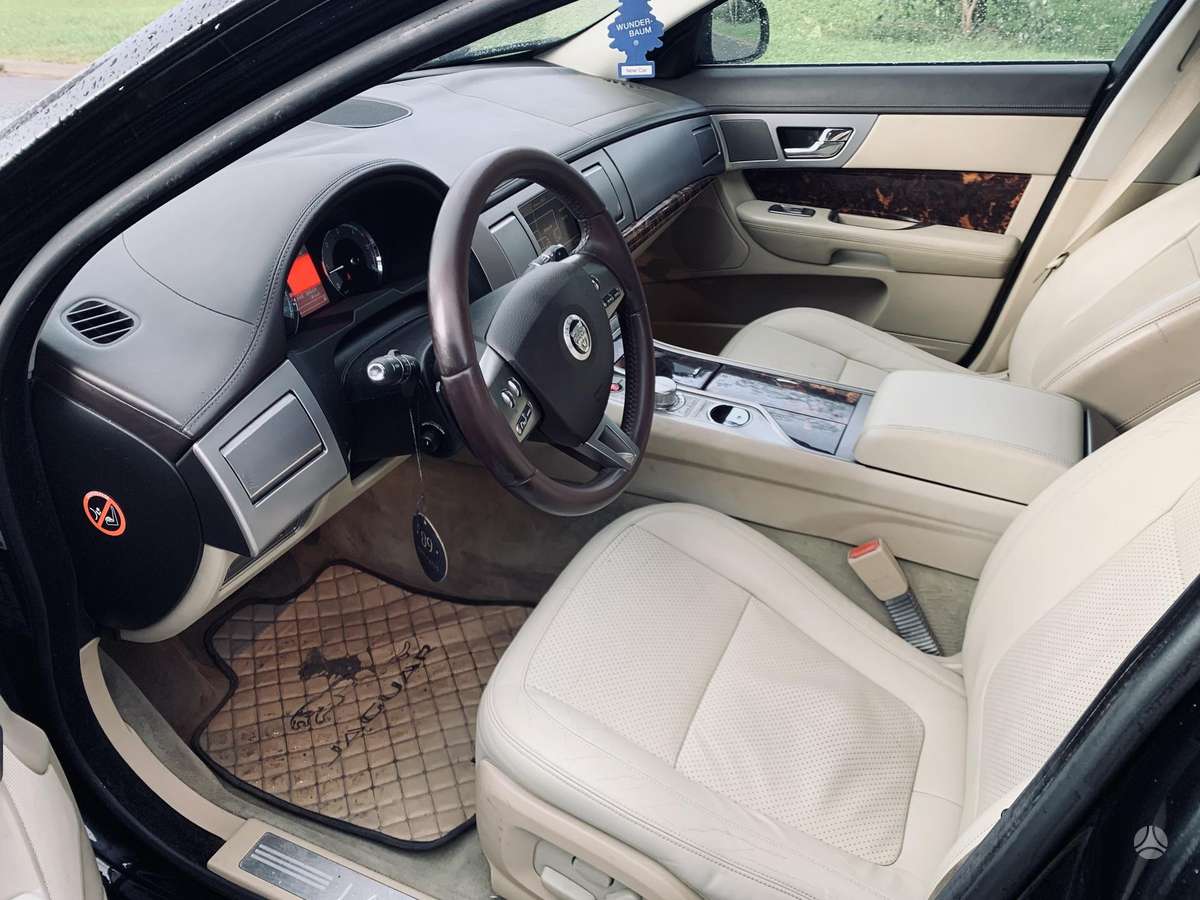 Jaguar XF, 2.2 l., wagon