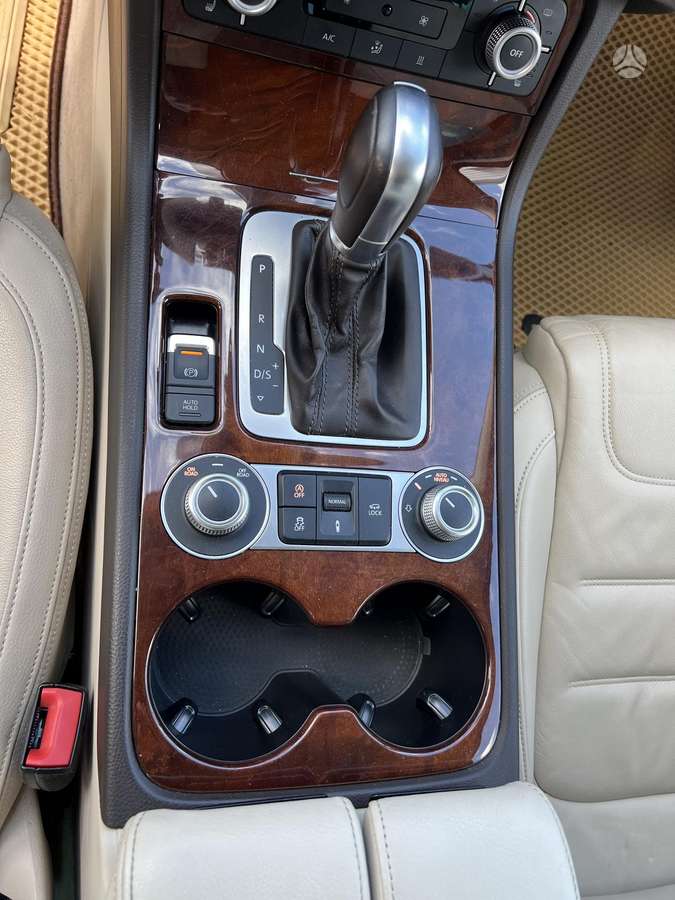 Volkswagen Touareg - 5