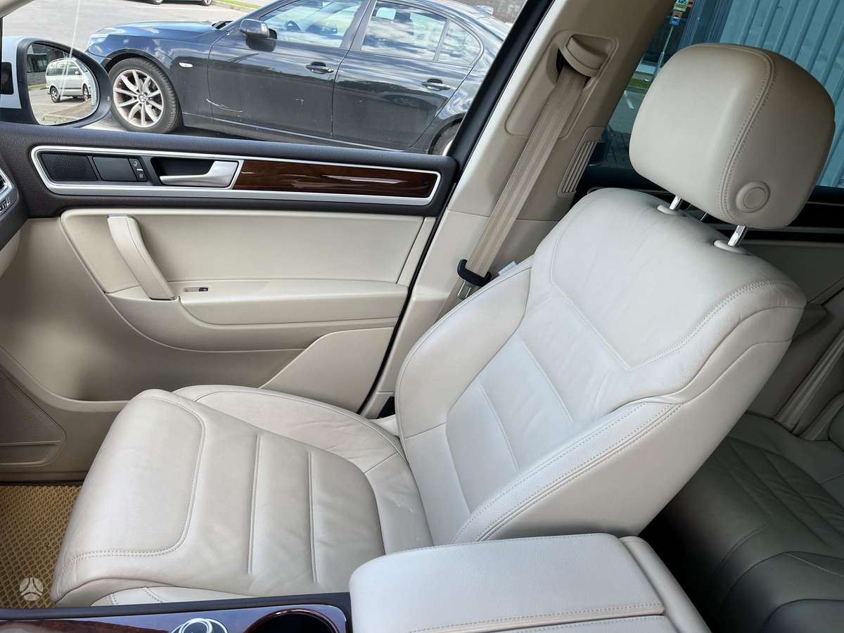 Volkswagen Touareg - 8