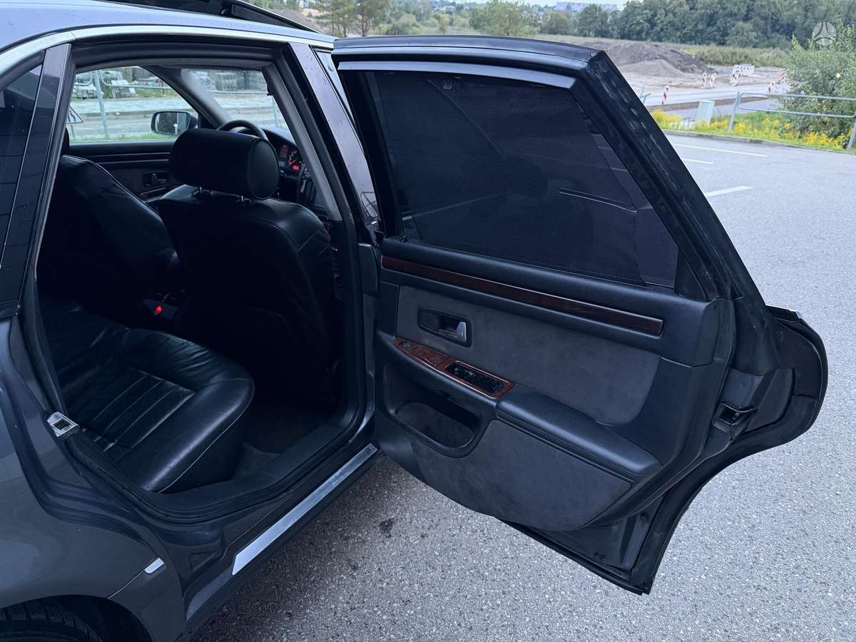 Audi A8, 2.5 l., sedanas