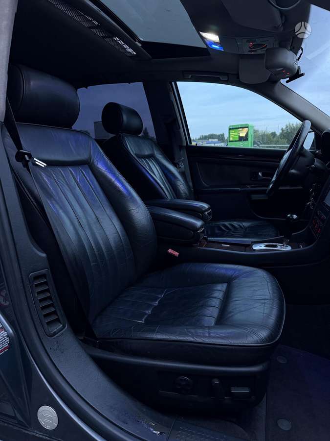 Audi A8, 2.5 l., sedanas