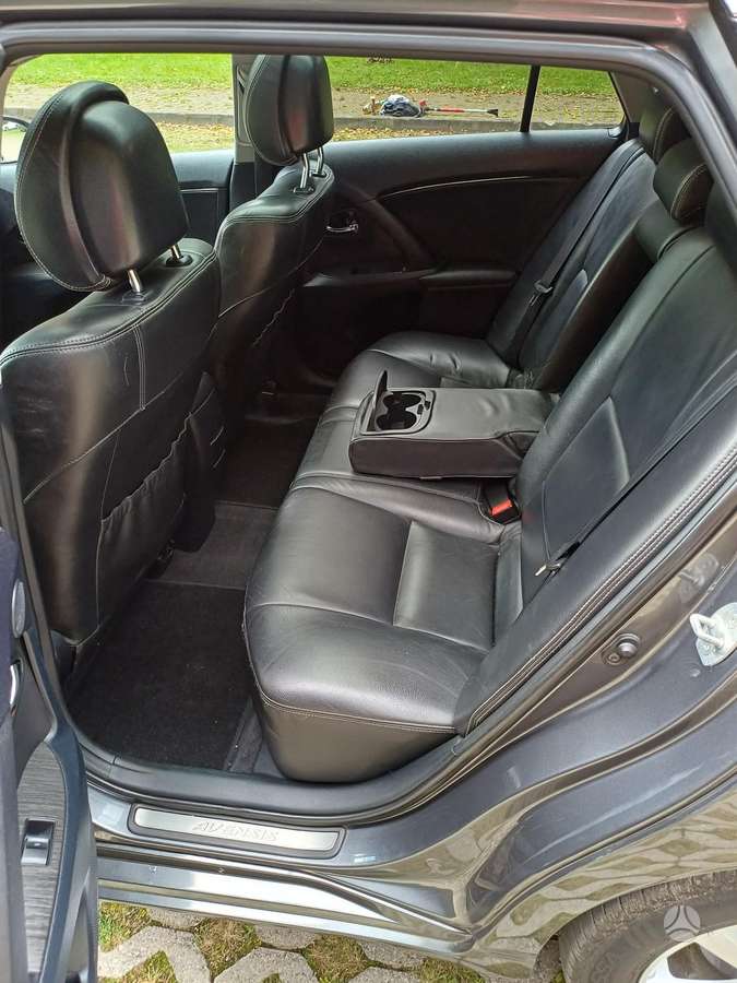 Toyota Avensis - 9