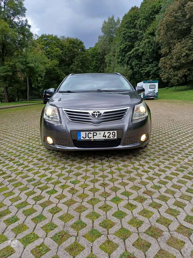 Toyota Avensis - 2