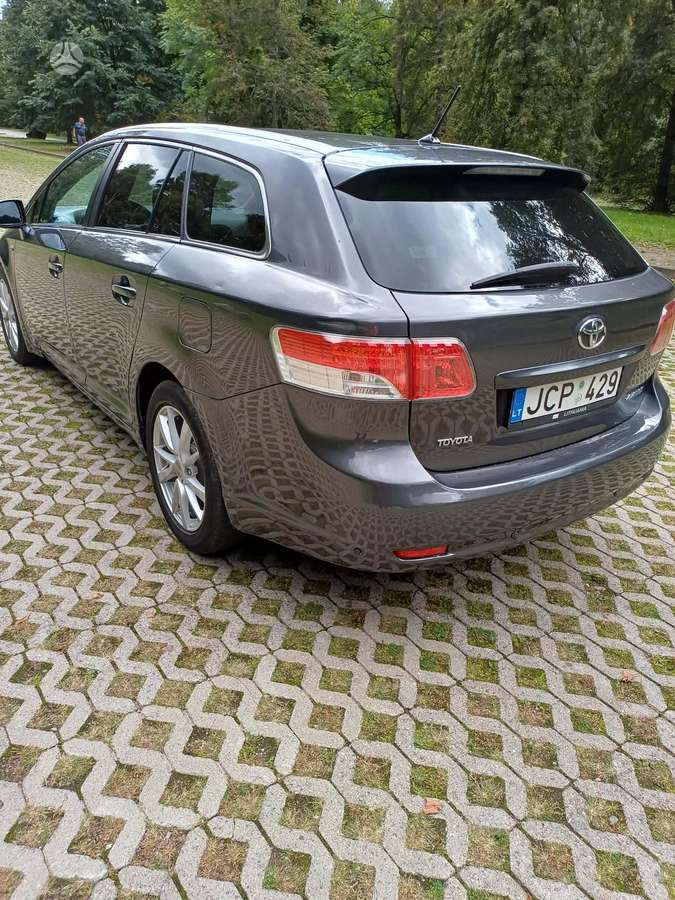 Toyota Avensis - 4