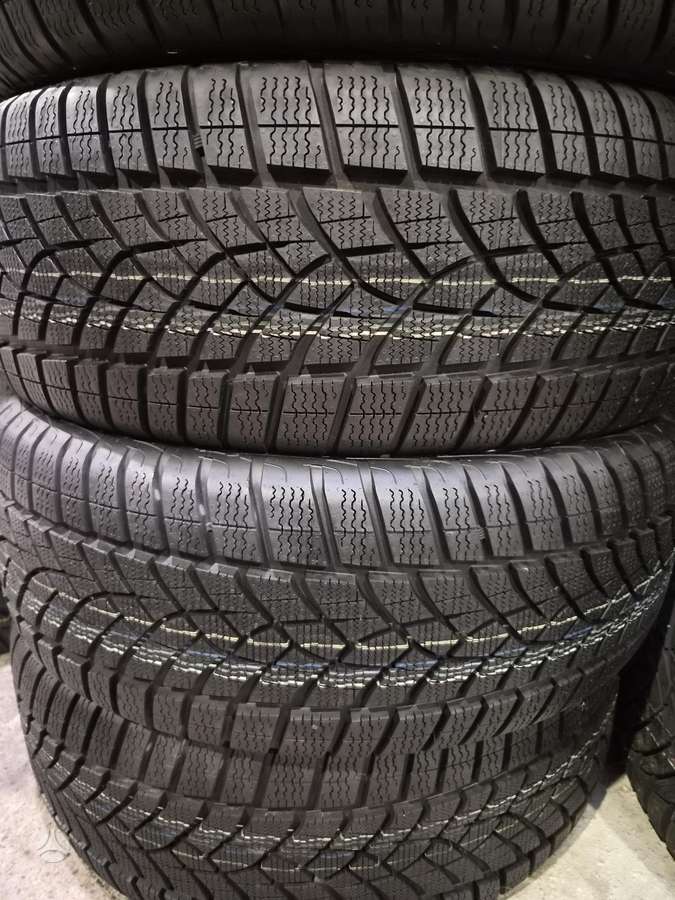 Goodyear Ultra grip performance, winter 235/55 R18