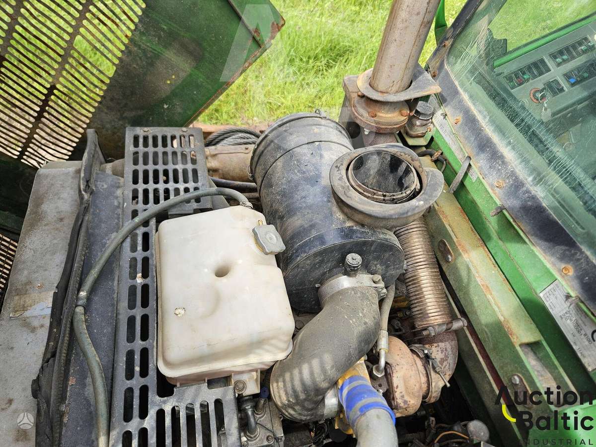 John Deere 810 D, форвардеры