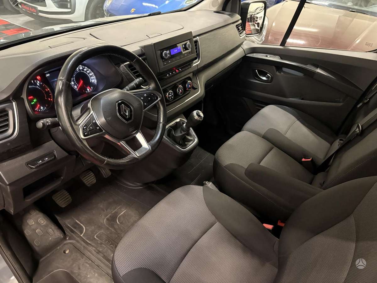 Renault Trafic - 10
