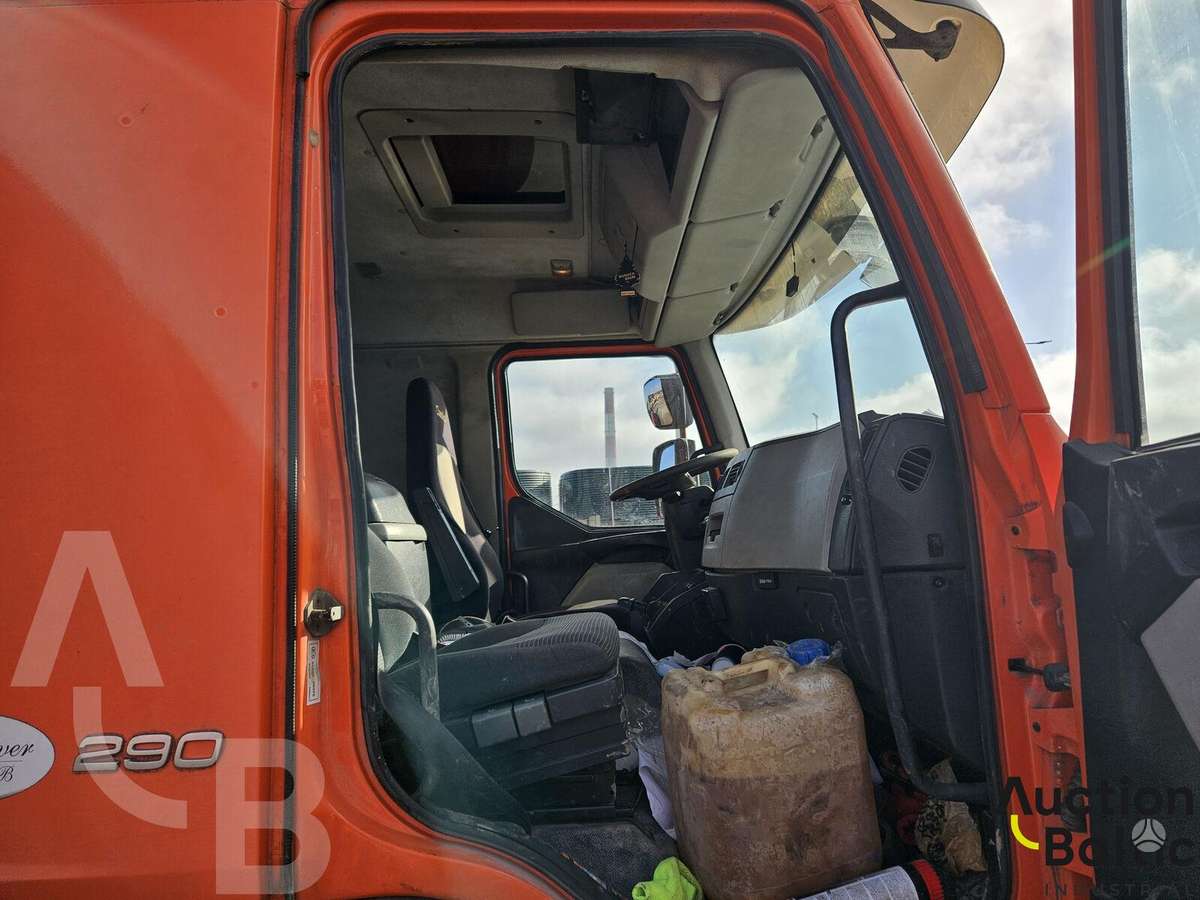 Volvo FL 4X2, box trucks / box vans