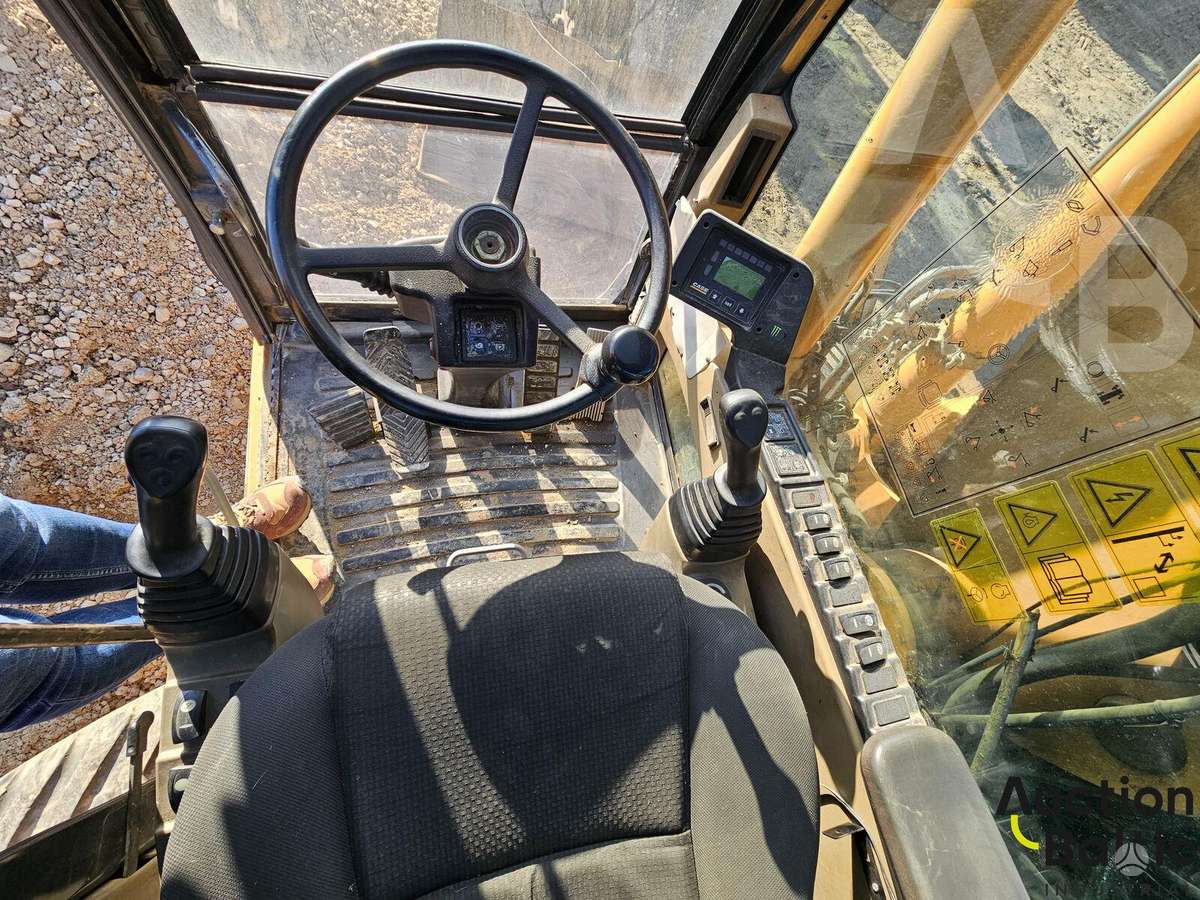 Case WX 145, excavator