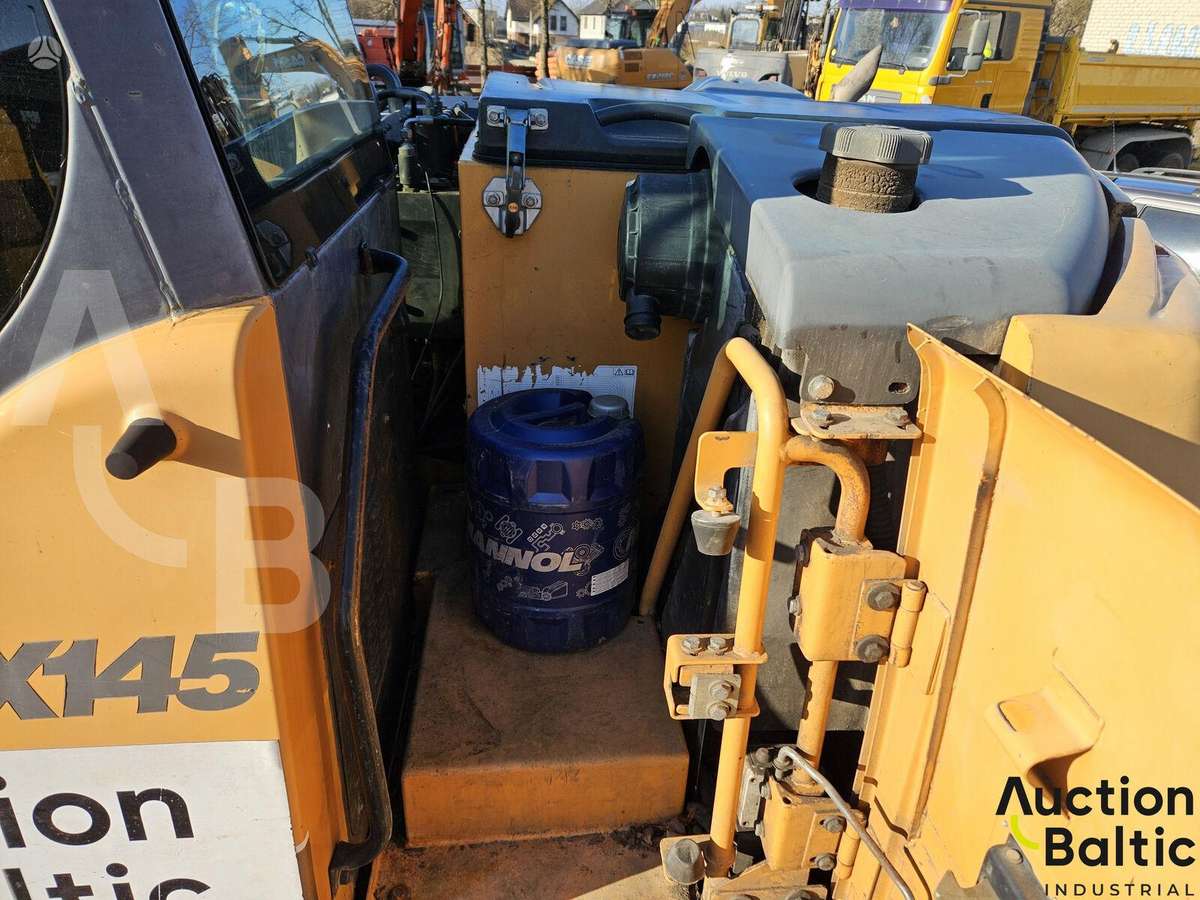 Case WX 145, excavator