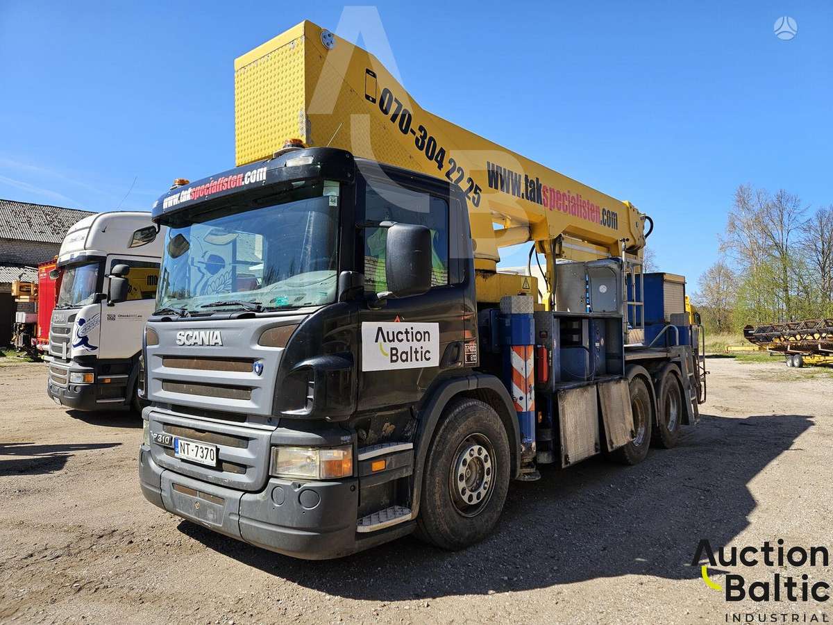 Scania P 310, boom lift