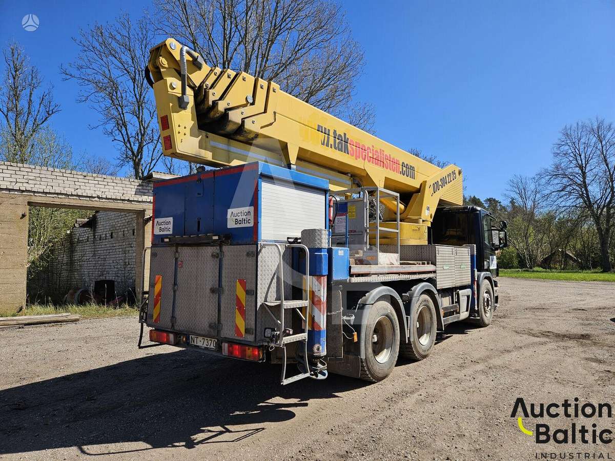 Scania P 310, boom lift