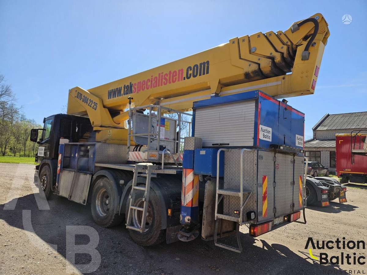 Scania P 310, boom lift