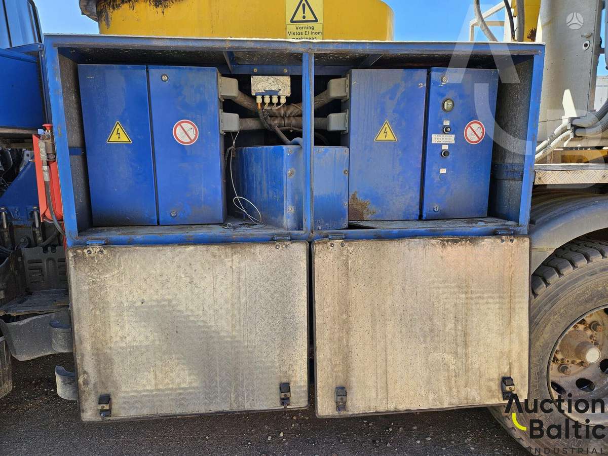 Scania P 310, boom lift