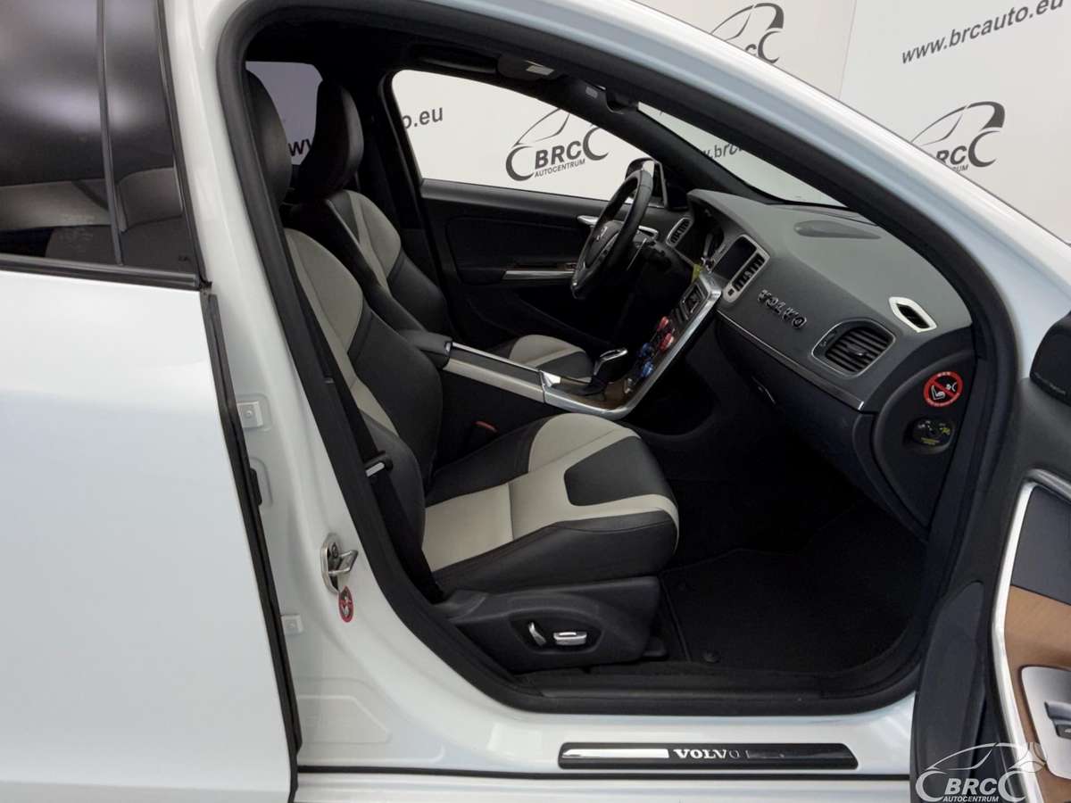 Volvo S60 Cross Country, 2.4 l., Седан
