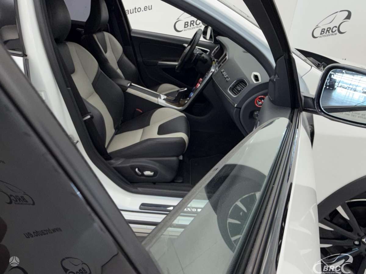 Volvo S60 Cross Country, 2.4 l., Седан